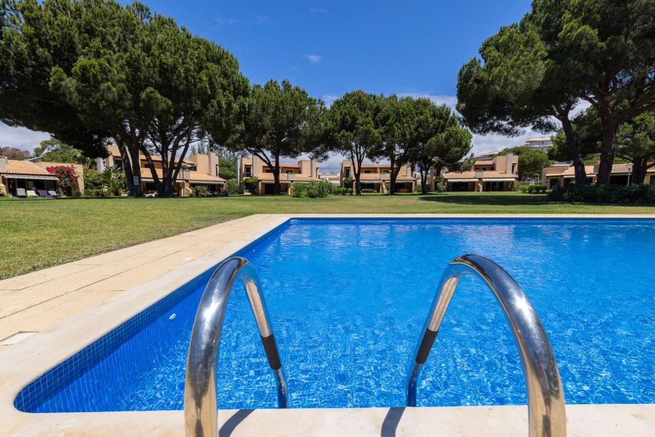 Casa De Ferias Com Piscina - Condominio Vilamouratenis المظهر الخارجي الصورة